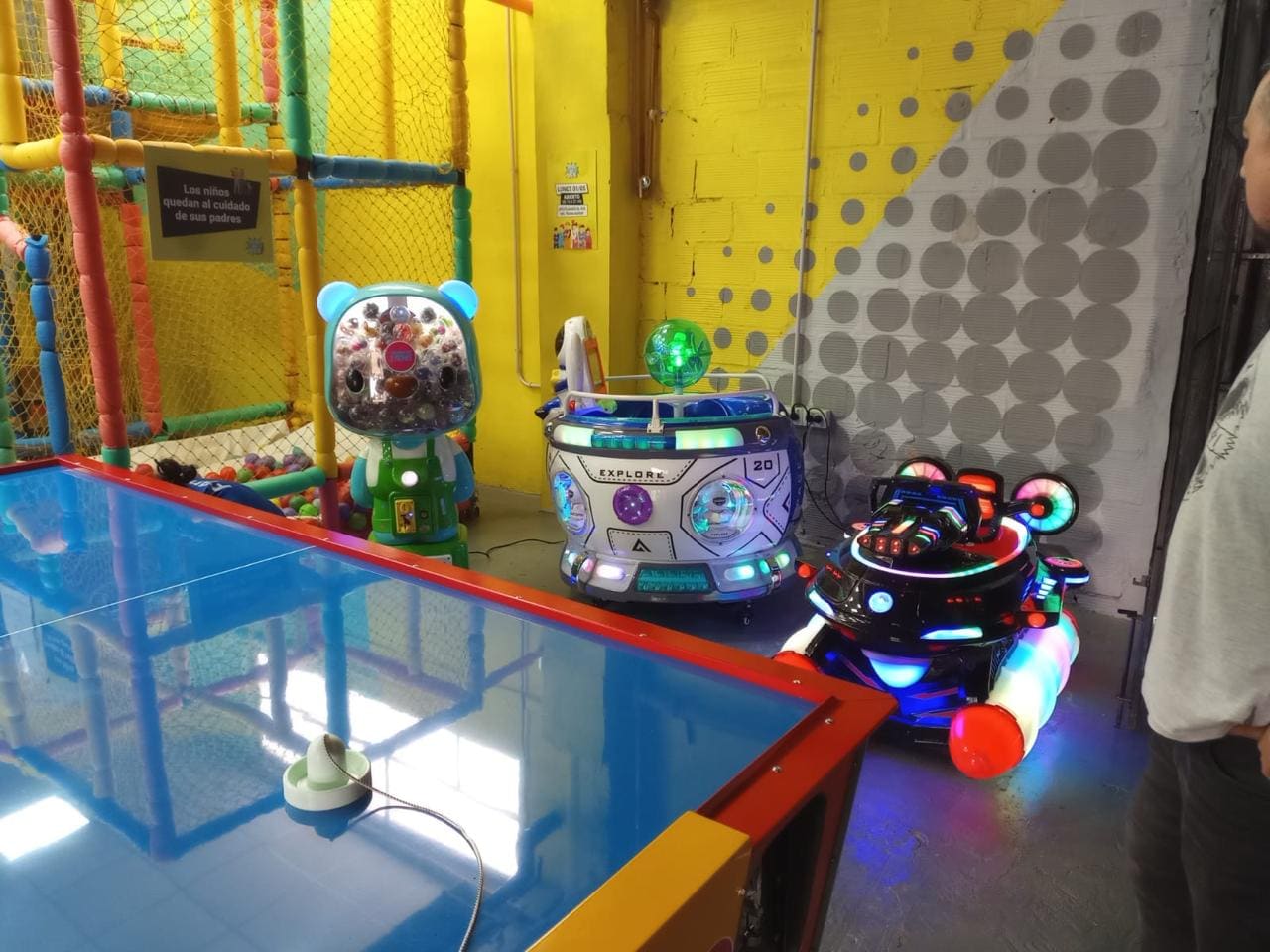 Máquina instalada en un local